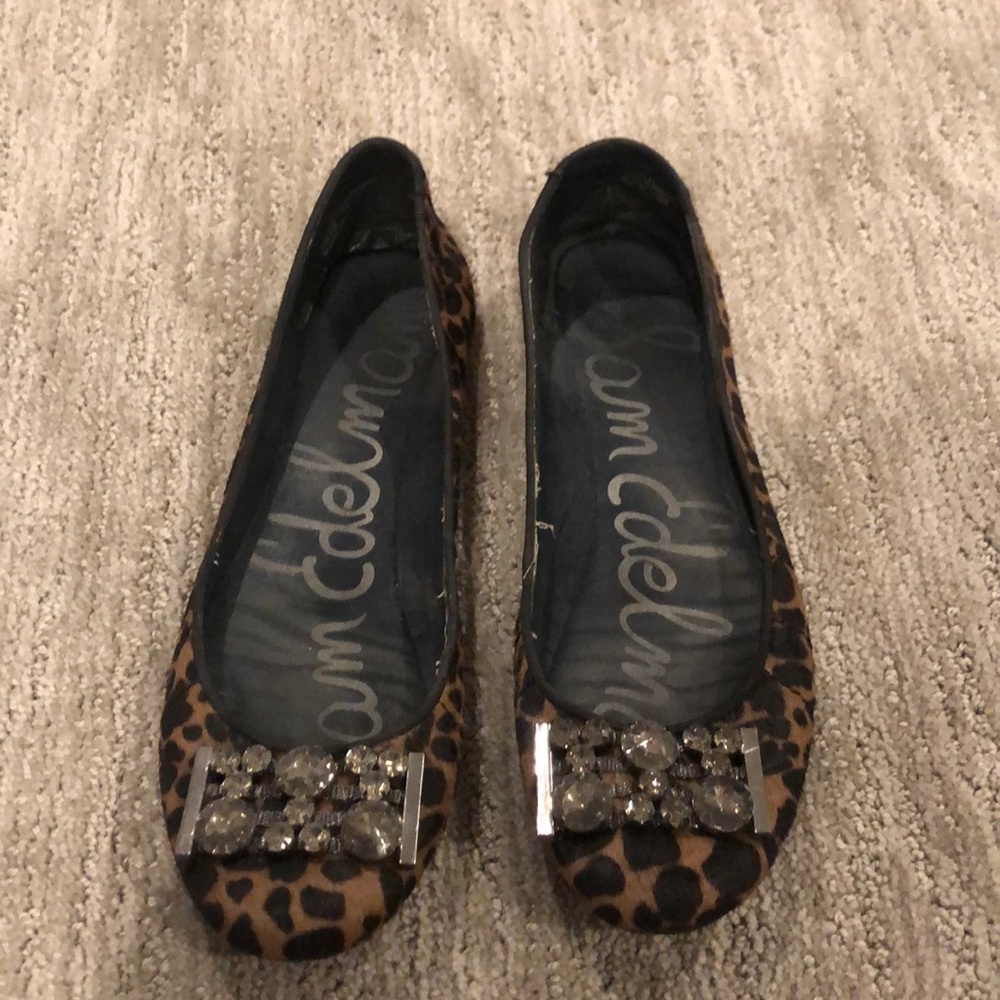 Never wear anymore, let someone else wear!